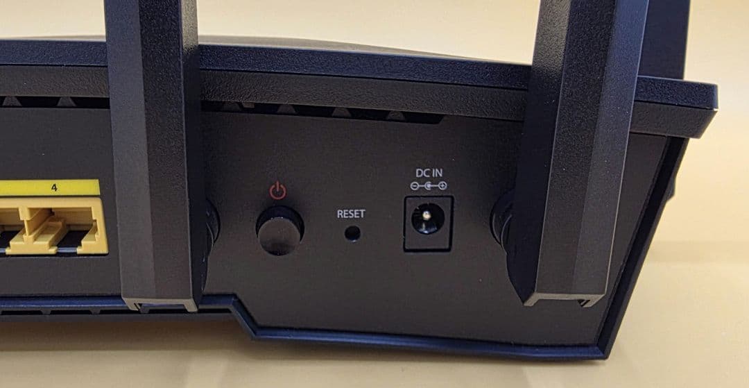 Synology RT6600ax トライバンドWi-Fi 6ルーター ③