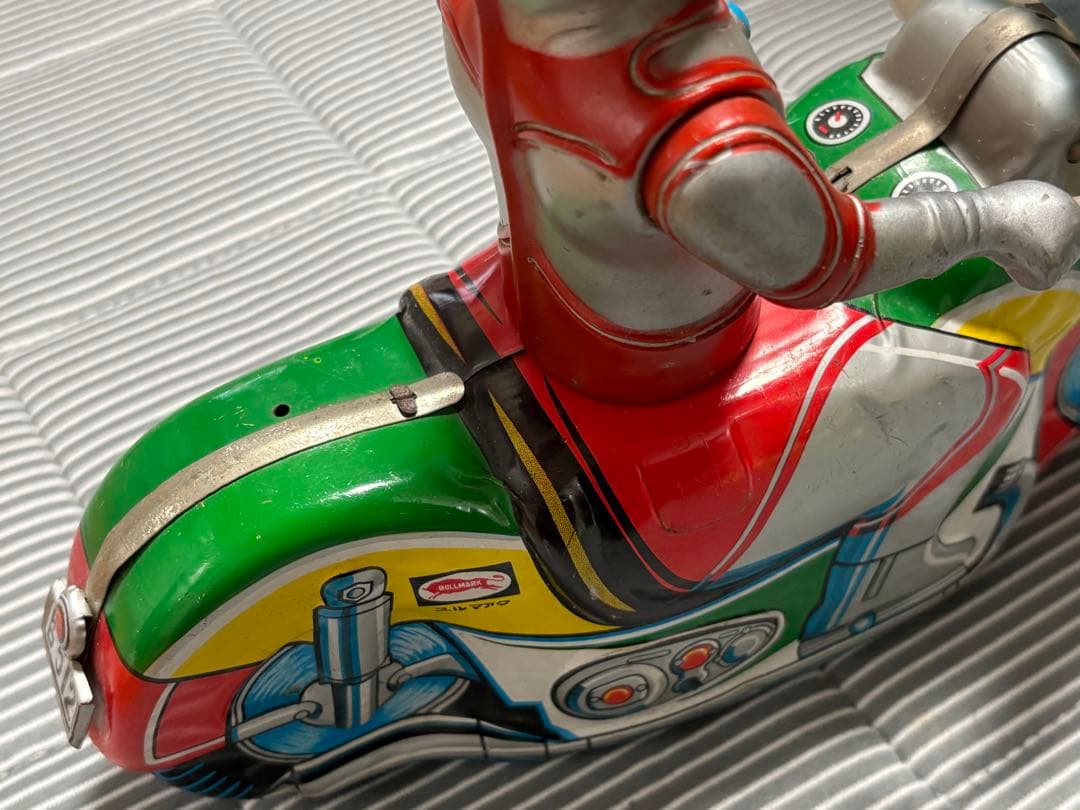 帰ってきたウルトラマン ブリキ