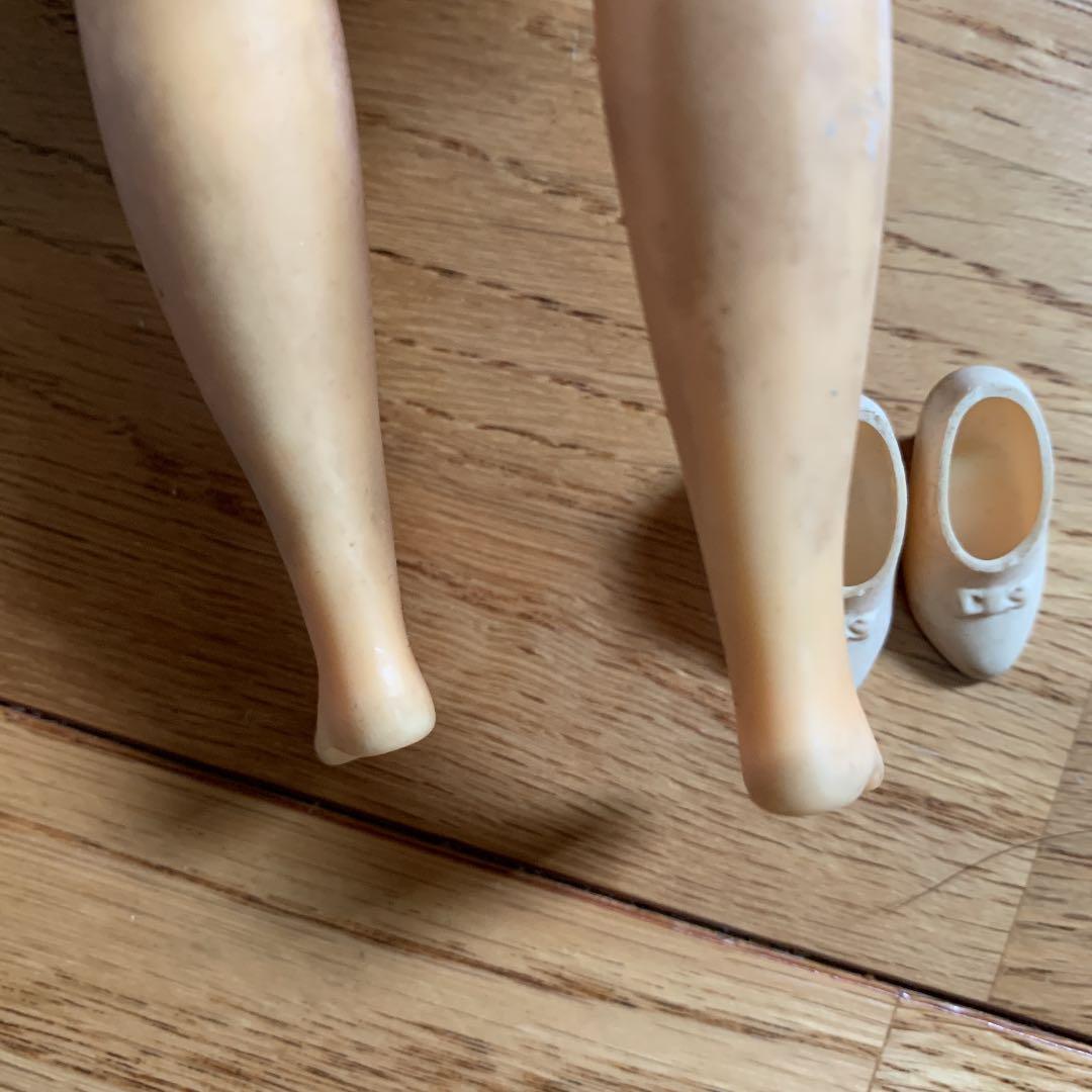 お人形　　スカーレットちゃん？