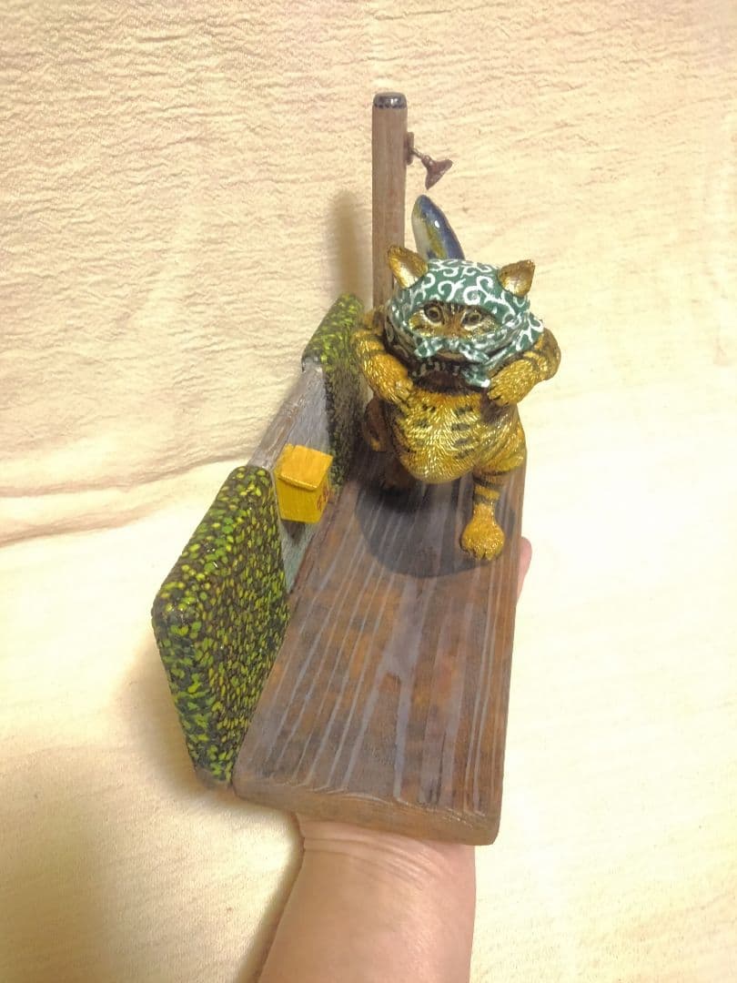 木彫りの泥棒キジトラ猫 （昭和レトロ編）