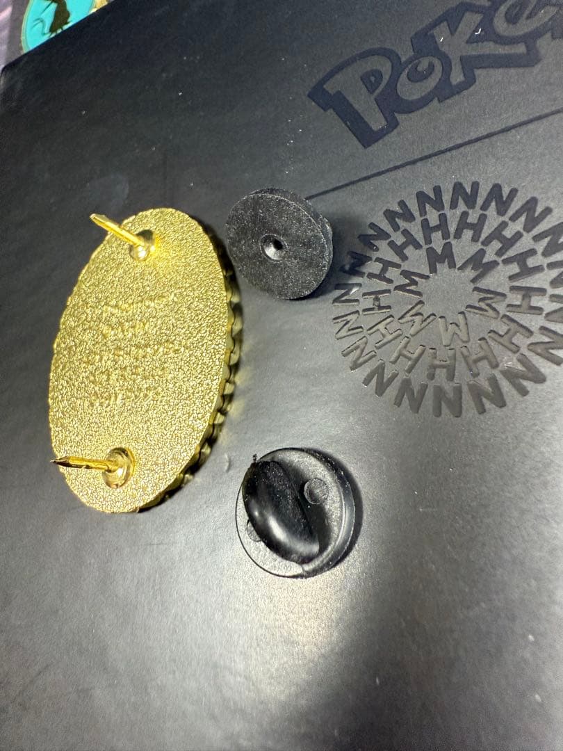 【限定】ポケモン×ロンドン自然史博物館コラボ　ブイズピンバッジセット