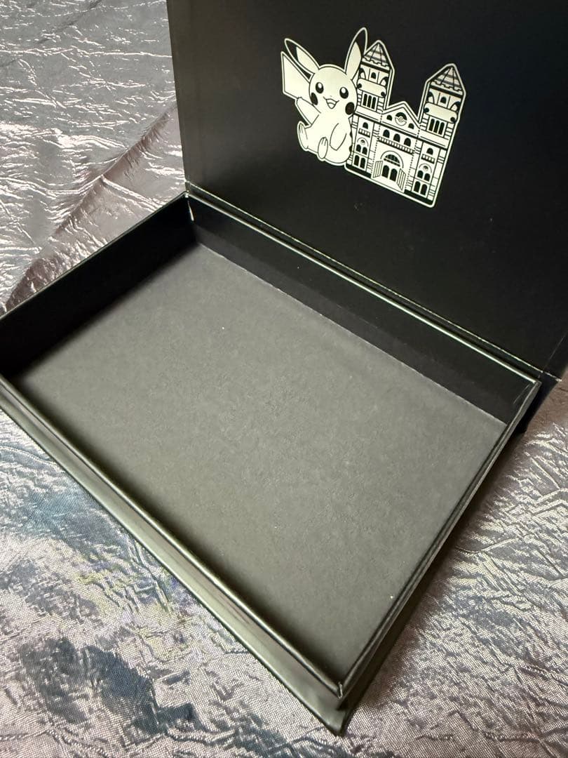 【限定】ポケモン×ロンドン自然史博物館コラボ　ブイズピンバッジセット