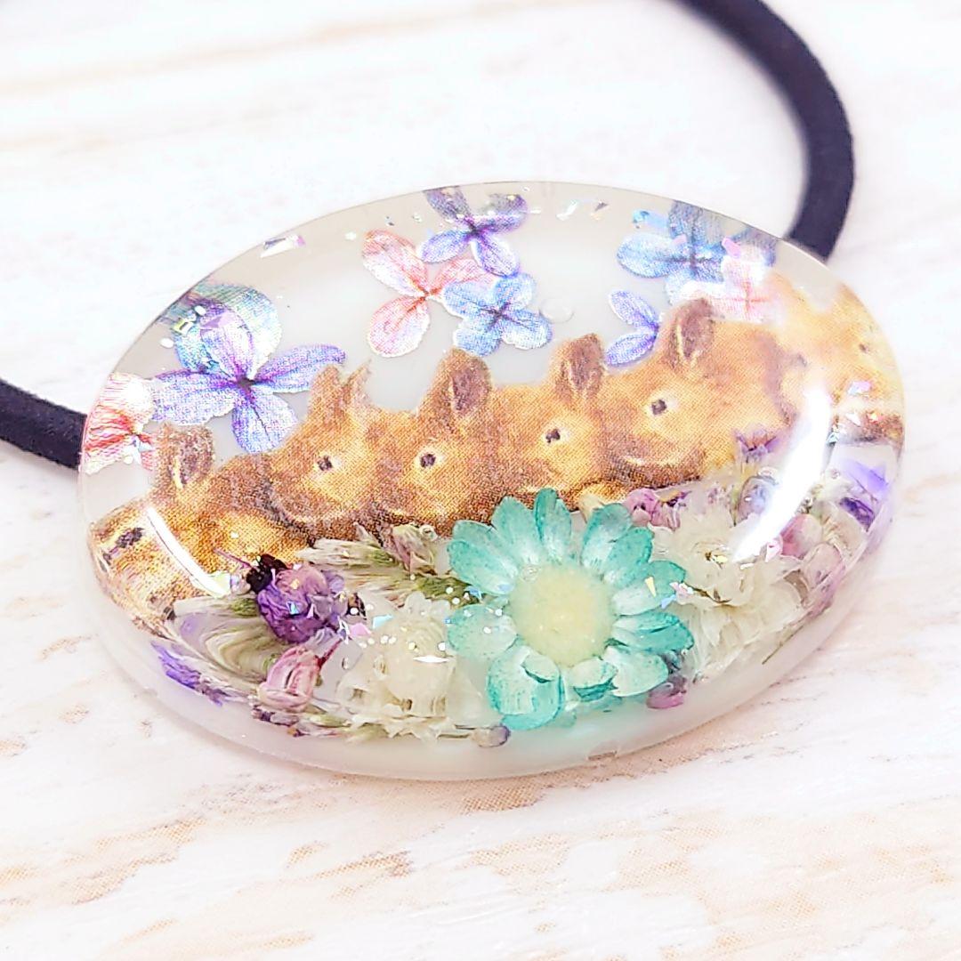 家族うさぎのヘアゴム ハンドメイド レジン ドライフラワー 楕円 ブローチ お花