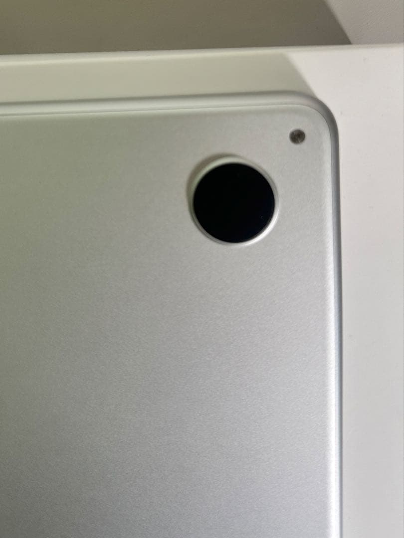 MacBook Air M2 13.6 16GB 256GB 未使用に近い