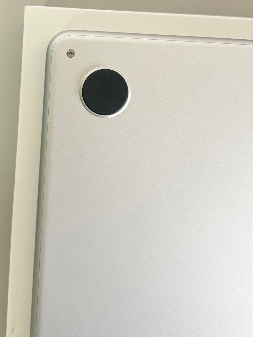 MacBook Air M2 13.6 16GB 256GB 未使用に近い