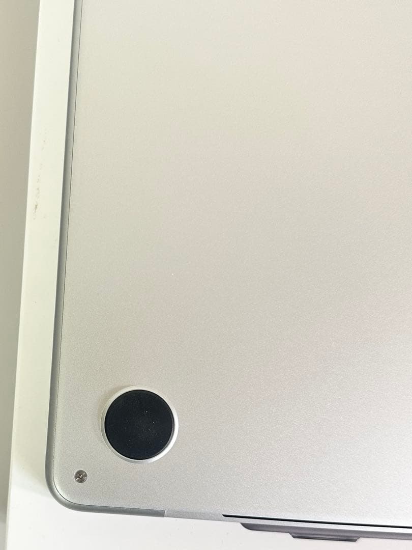 MacBook Air M2 13.6 16GB 256GB 未使用に近い