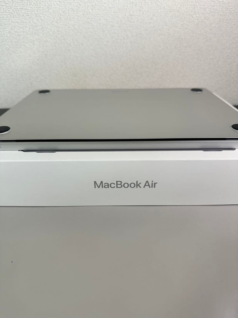 MacBook Air M2 13.6 16GB 256GB 未使用に近い