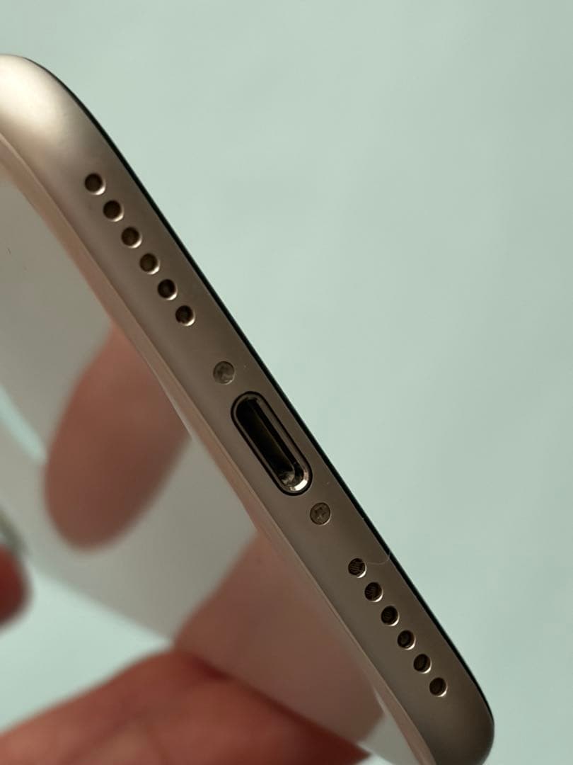 iPhone SE 第2世代　中古品/初期化済みです❣️