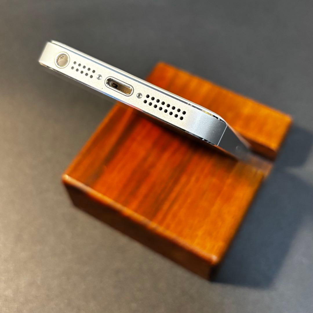 ✨バッテリー新品交換済み : 美品✨Apple iPhone 5s Silver