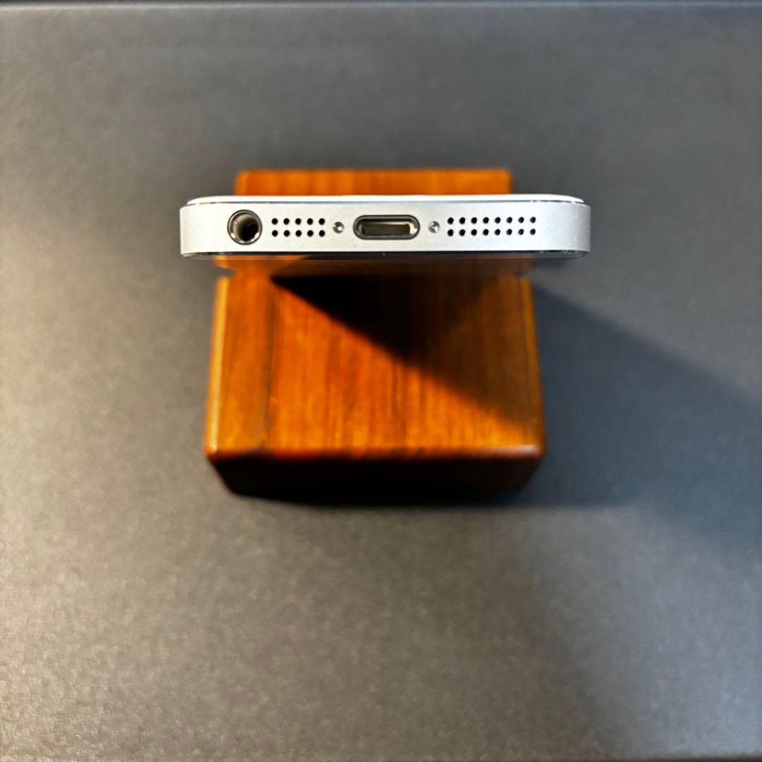 ✨バッテリー新品交換済み : 美品✨Apple iPhone 5s Silver