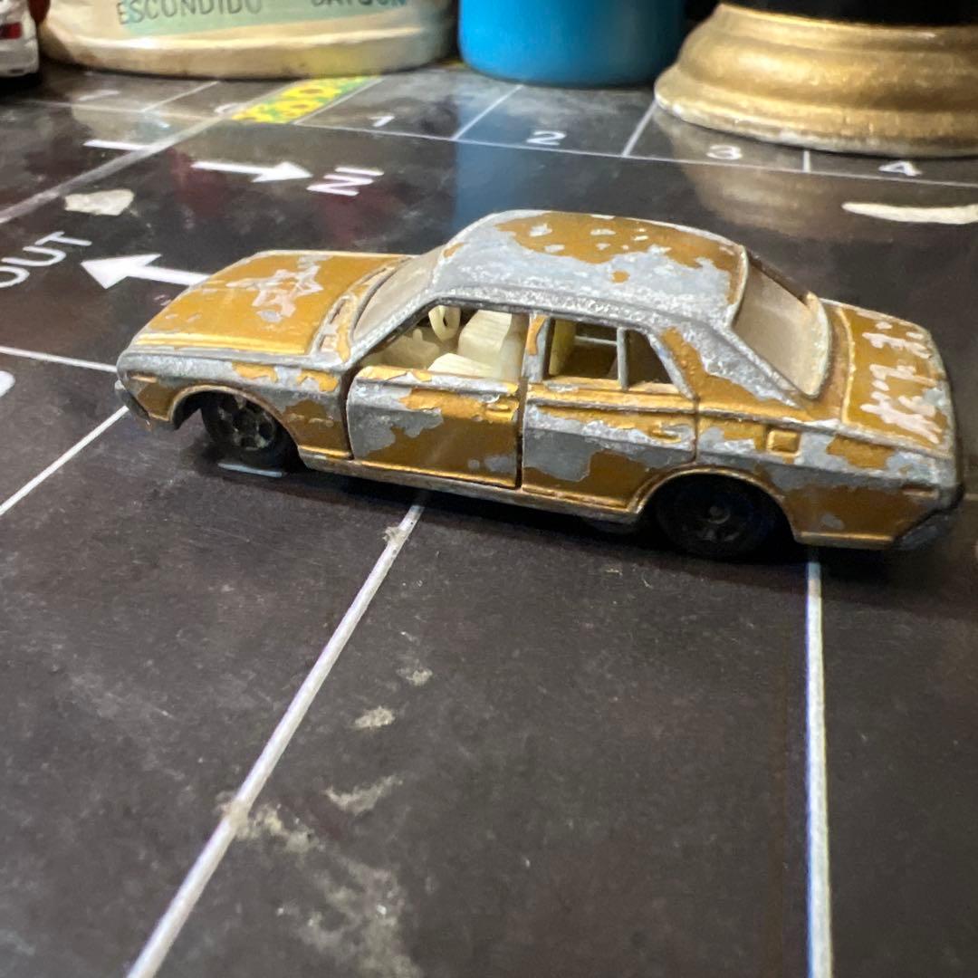 希少香港トミカ　日産セドリック　本体のみ