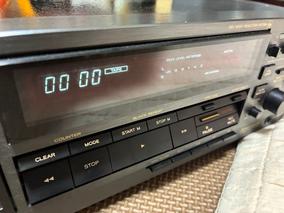 TEAC V-970X 3ヘッドカセットデッキ