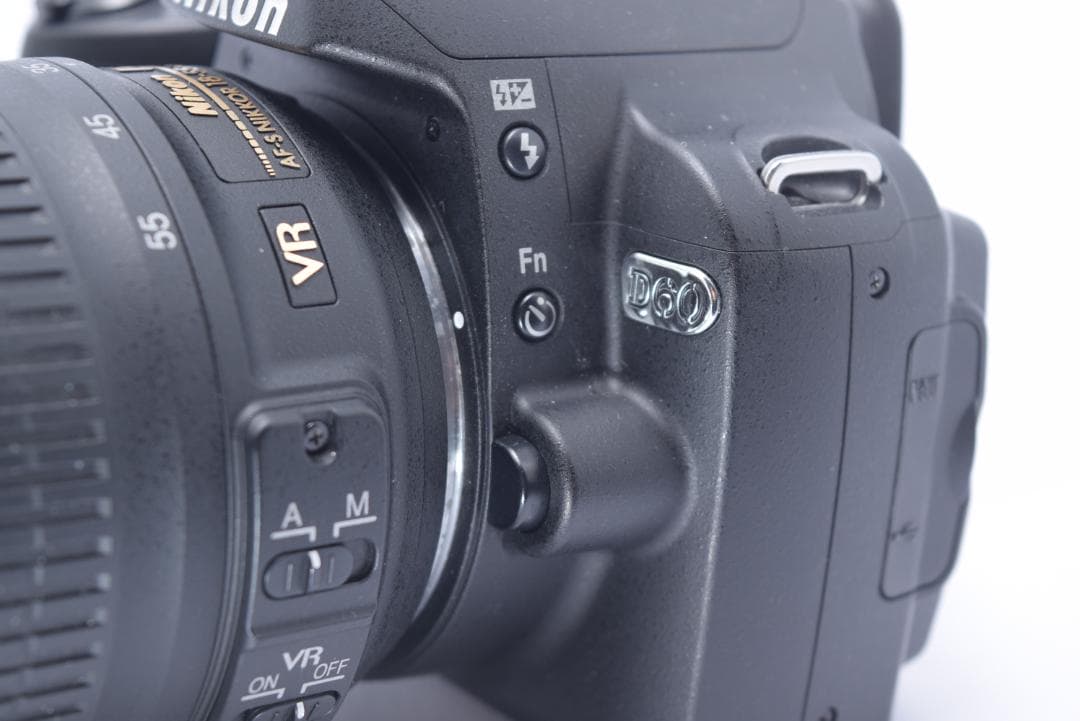 （その２）Nikon D60 シャッター数1100以下　手振れ補正レンズ付き