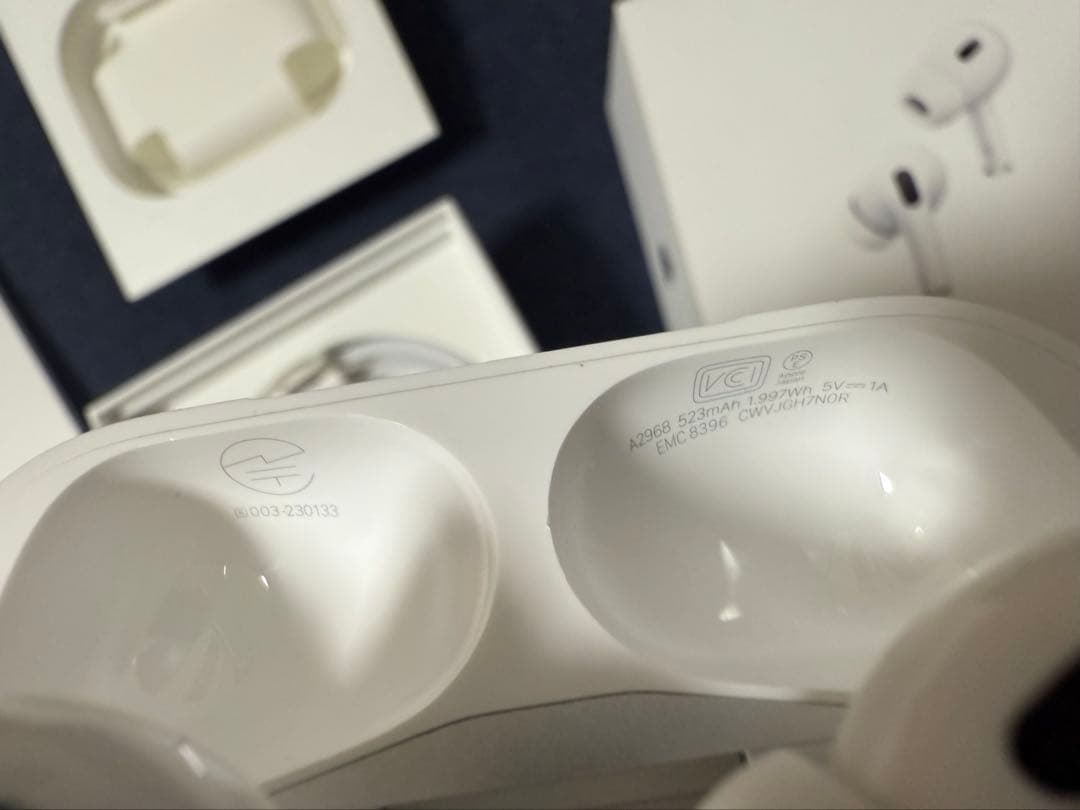 AirPods pro2本体 充電ケース・Cケーブル付き