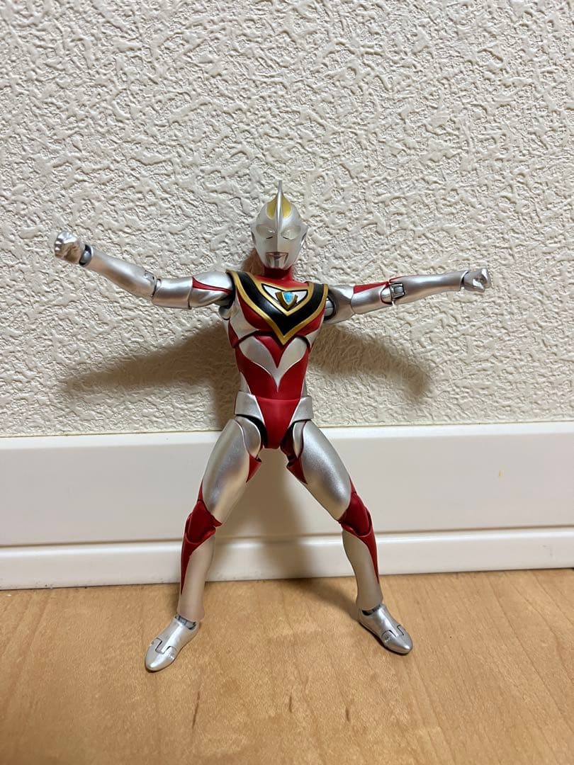 s.h figuartsウルトラマンセット ティガ ダイナ ガイアグリッドマン