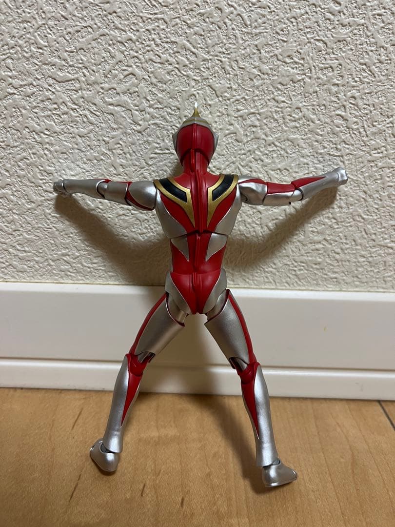 s.h figuartsウルトラマンセット ティガ ダイナ ガイアグリッドマン