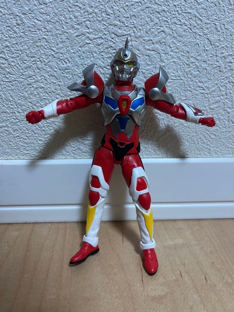 s.h figuartsウルトラマンセット ティガ ダイナ ガイアグリッドマン