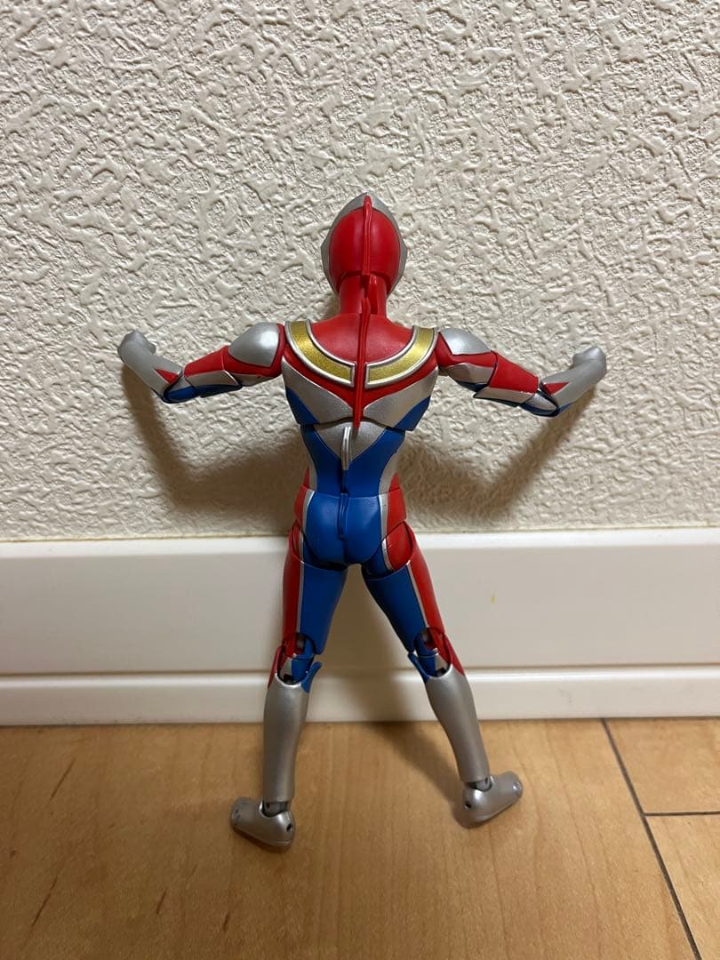 s.h figuartsウルトラマンセット ティガ ダイナ ガイアグリッドマン