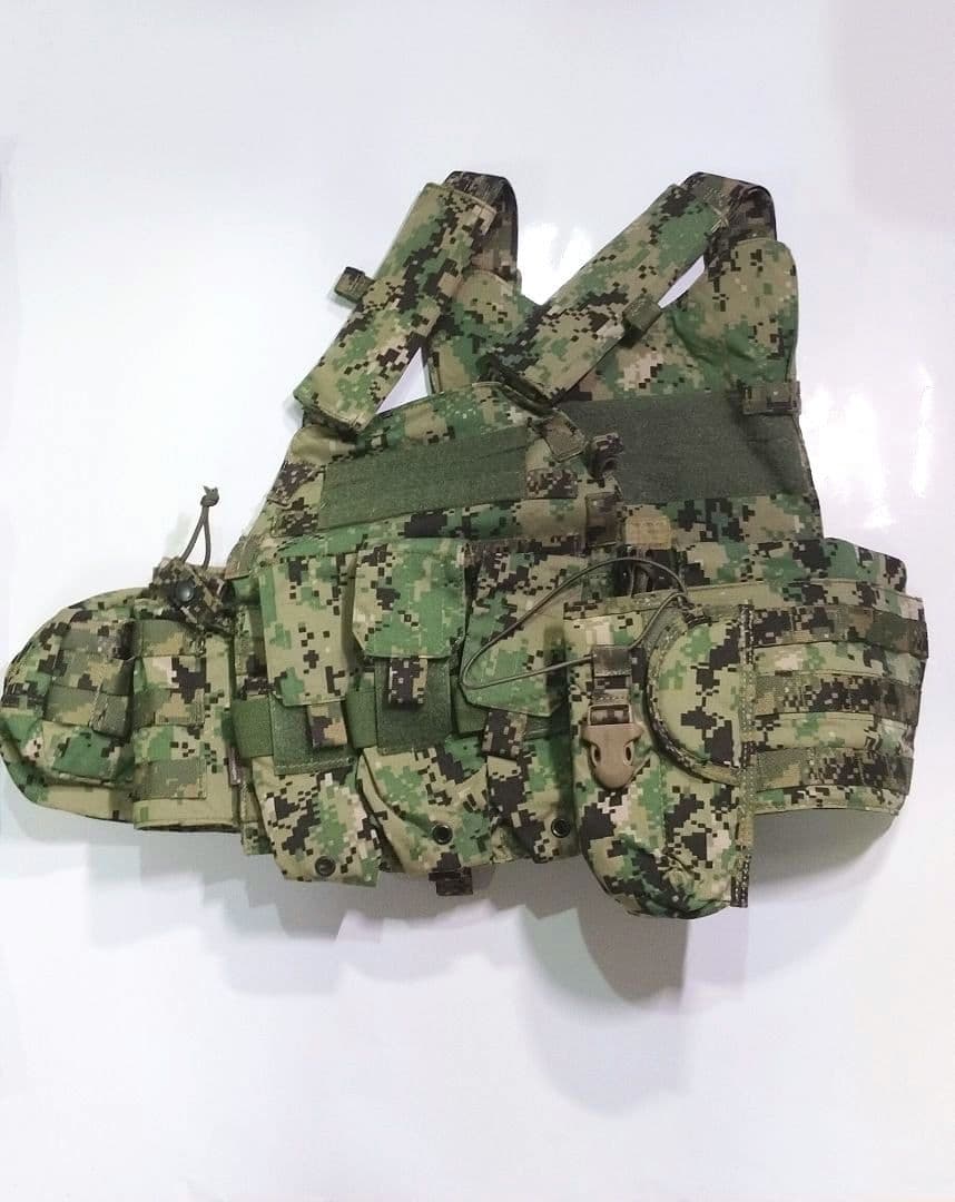 サバゲー引退セット EMERSON製 AOR2 迷彩服上下・ベスト・キャップ