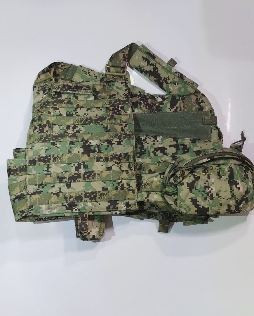 サバゲー引退セット EMERSON製 AOR2 迷彩服上下・ベスト・キャップ