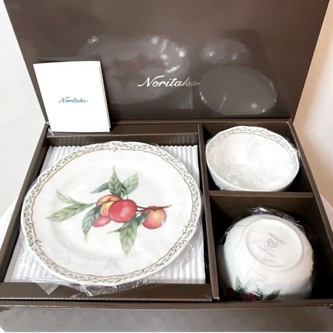 ノリタケ　ロイヤルオーチャードガーデン　プレート&ボウルペアセット