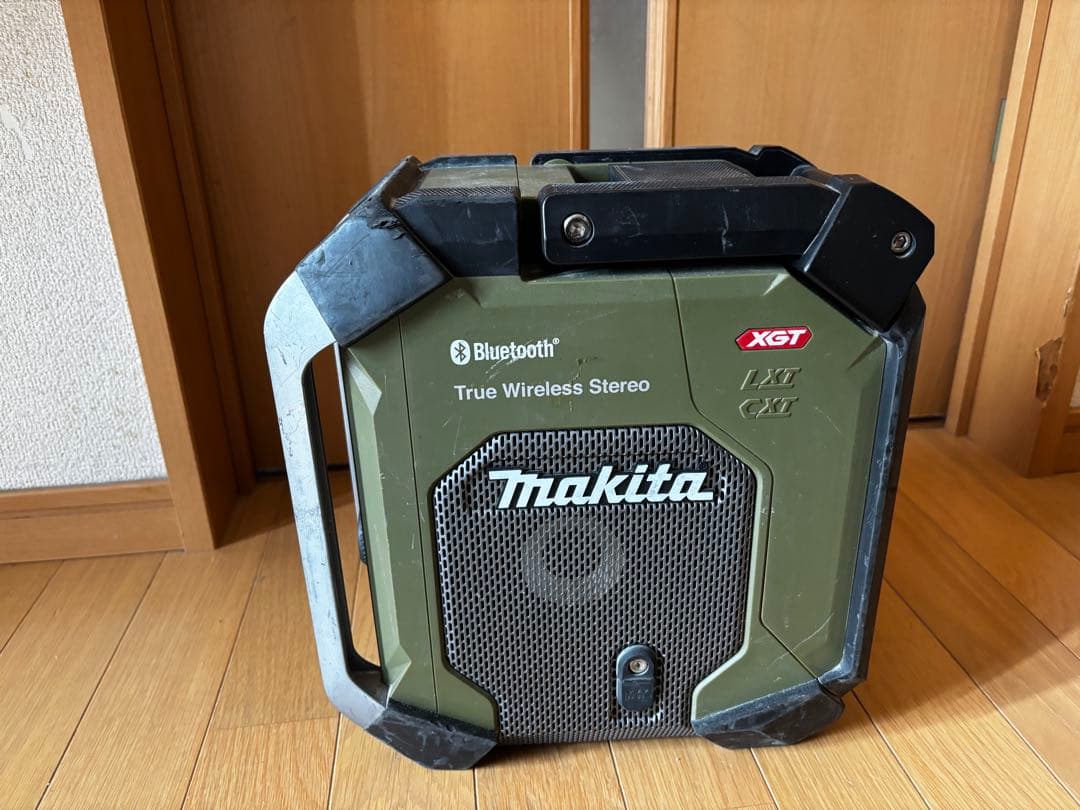 マキタ　ラジオ　MR005G オリーブ　本体のみ