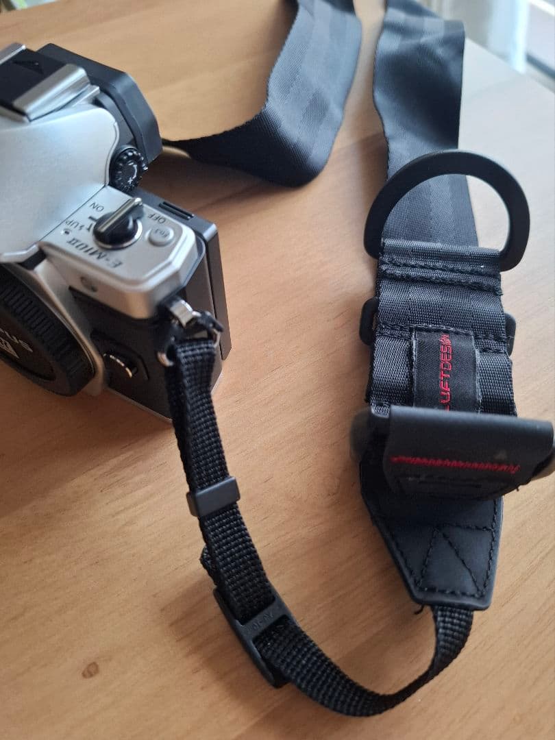 【美品】OLYMPUS OM-D E-M10 Mark II★レトロかわいい★