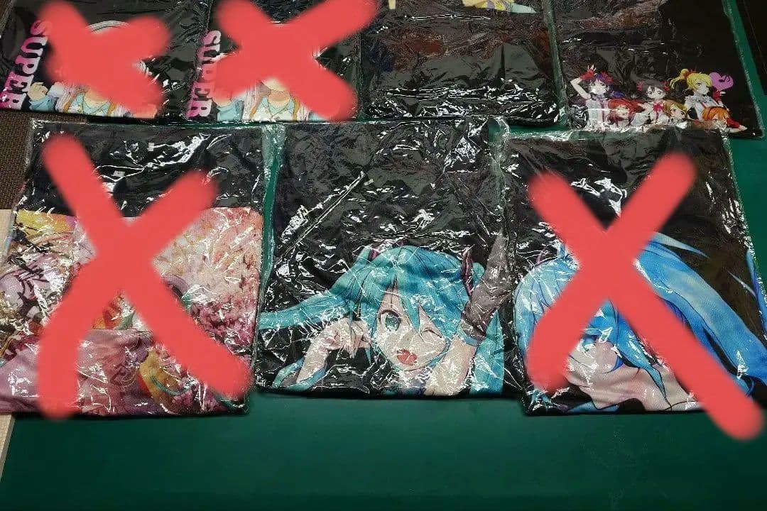 未開封10年前製造のキャラTシャツなどの出品 1着は開封済未着用おまけで付けます