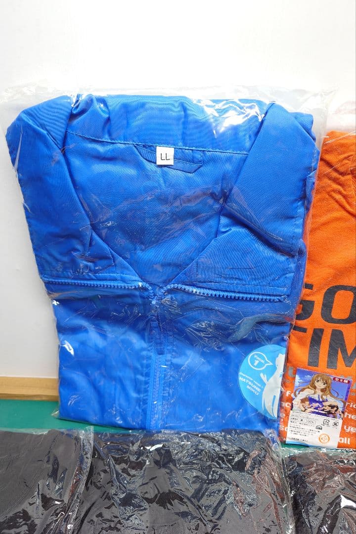 未開封10年前製造のキャラTシャツなどの出品 1着は開封済未着用おまけで付けます