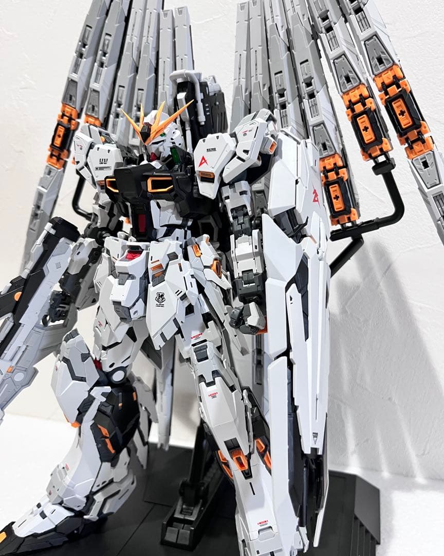 1/100 RX-93 νガンダム ダブルフィンファンネル 完成品 海外製