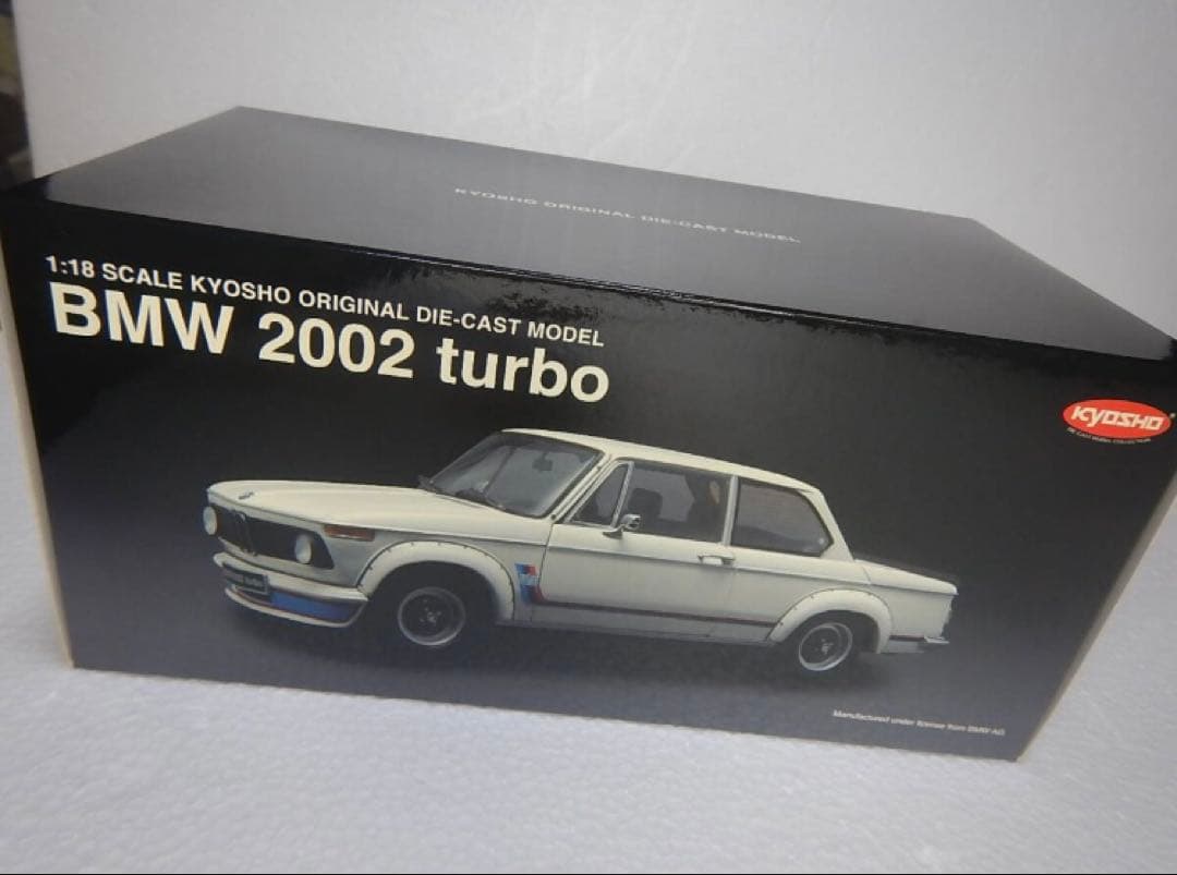 KYOSHO 1/18  2002turbo （White)絶版稀少モデル