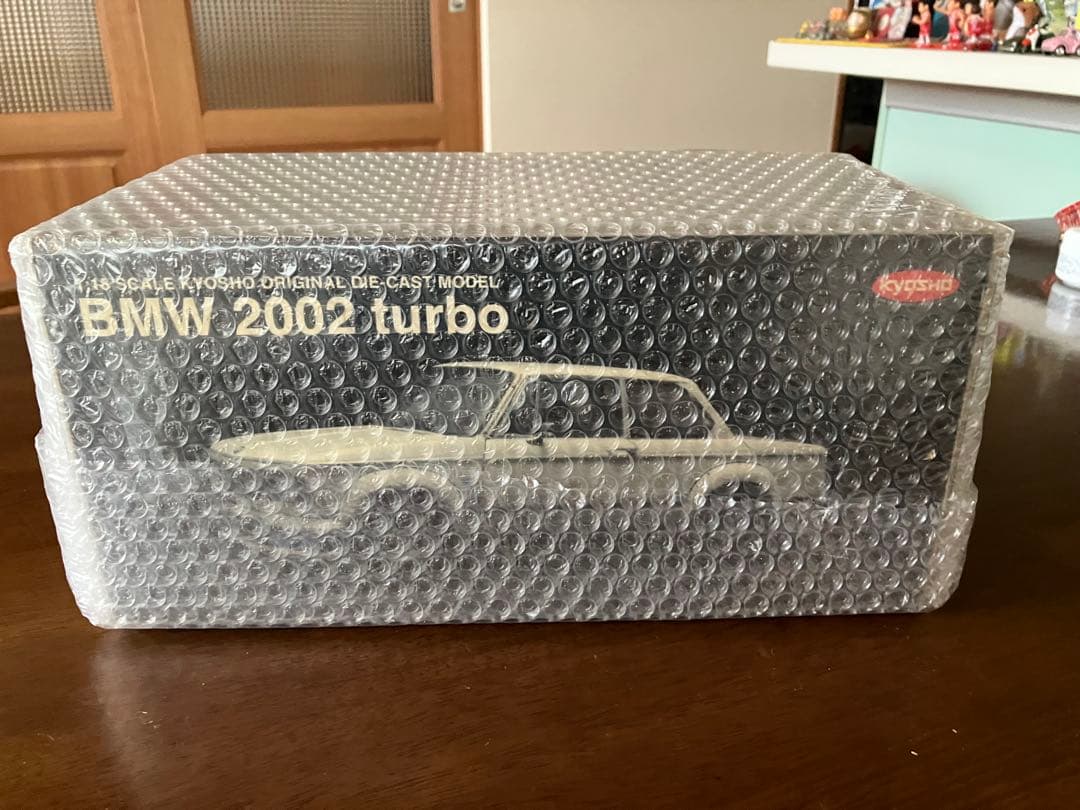 KYOSHO 1/18  2002turbo （White)絶版稀少モデル