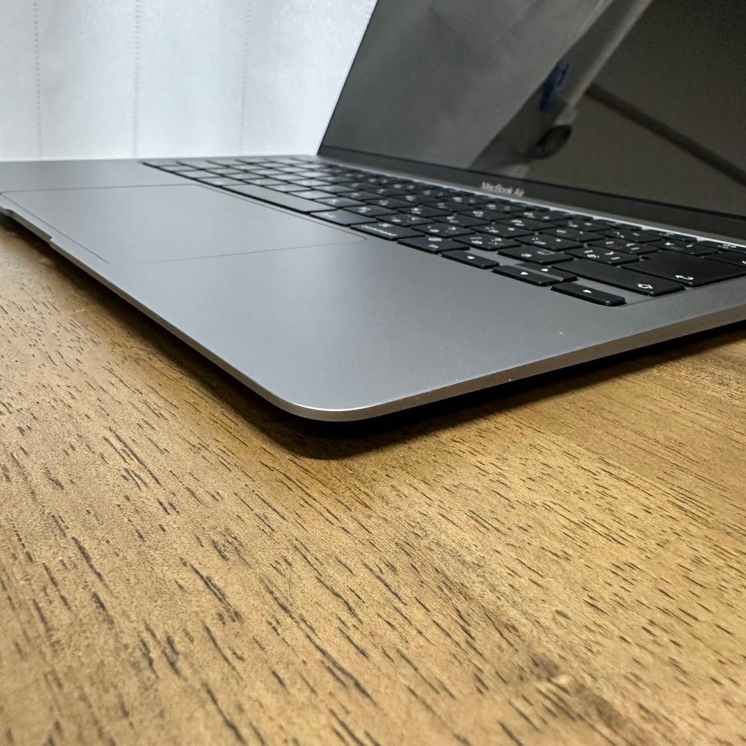 美品:MacBookAir M1 16GB 1TB 充放電105回 BAT93％