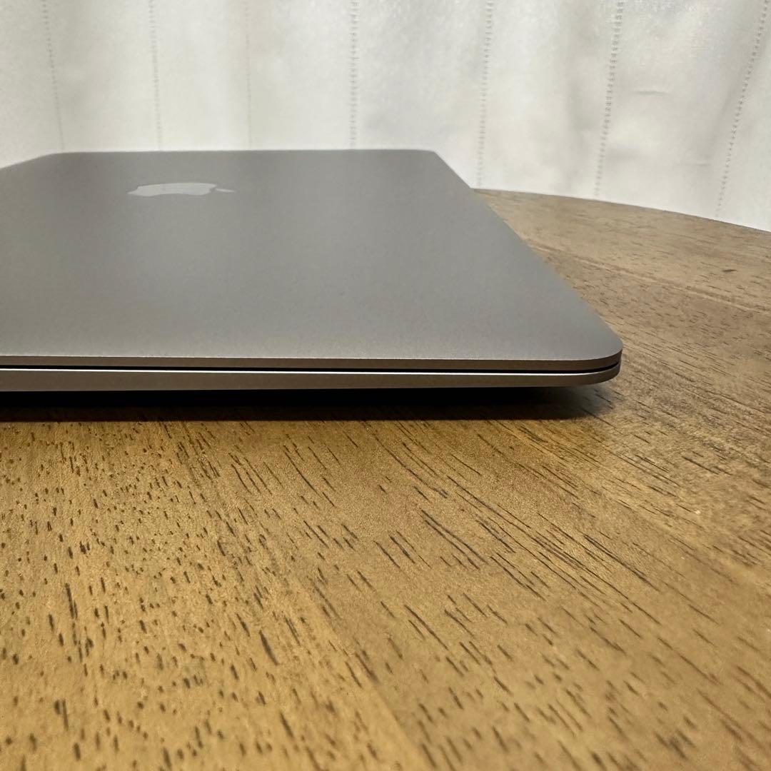 美品:MacBookAir M1 16GB 1TB 充放電105回 BAT93％