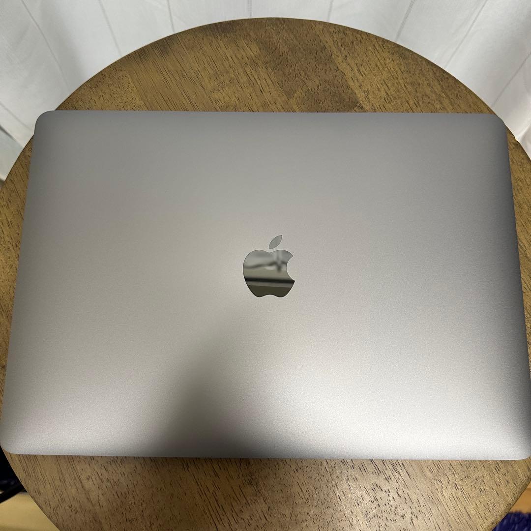 美品:MacBookAir M1 16GB 1TB 充放電105回 BAT93％