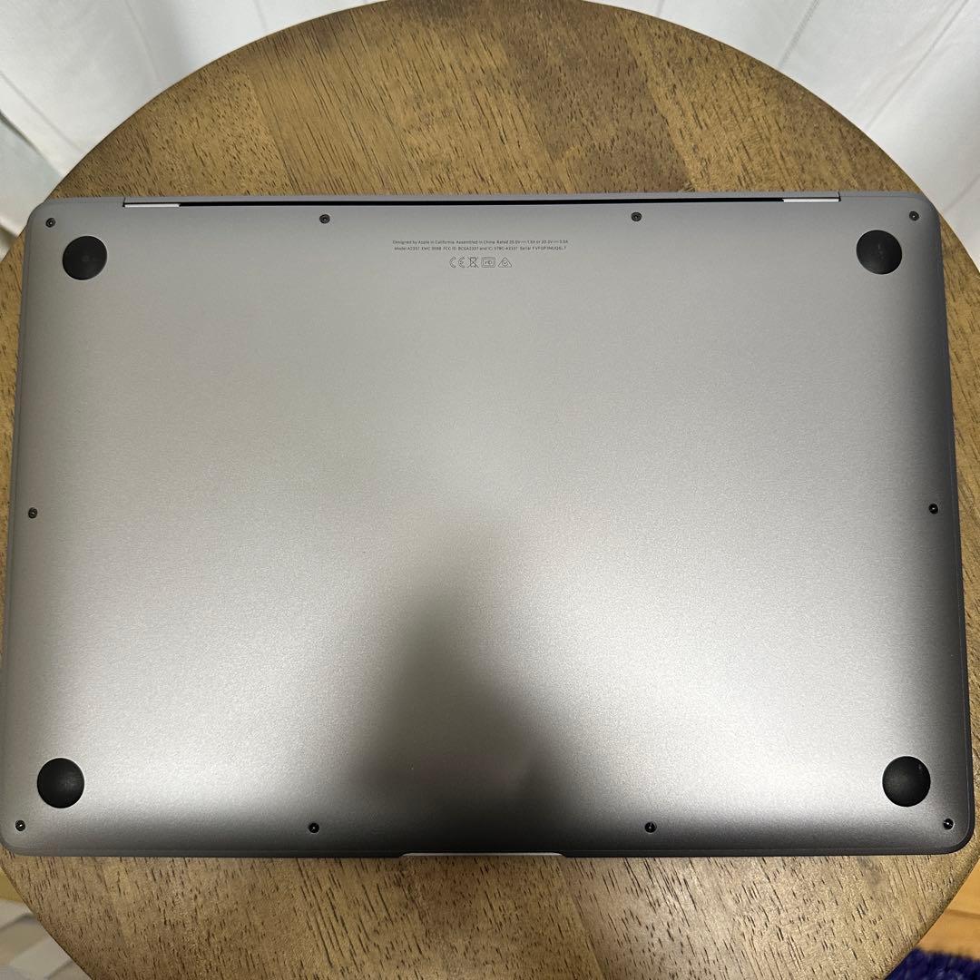 美品:MacBookAir M1 16GB 1TB 充放電105回 BAT93％