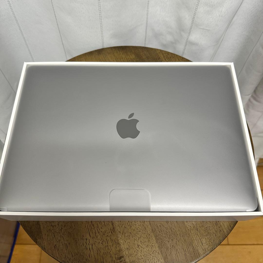美品:MacBookAir M1 16GB 1TB 充放電105回 BAT93％
