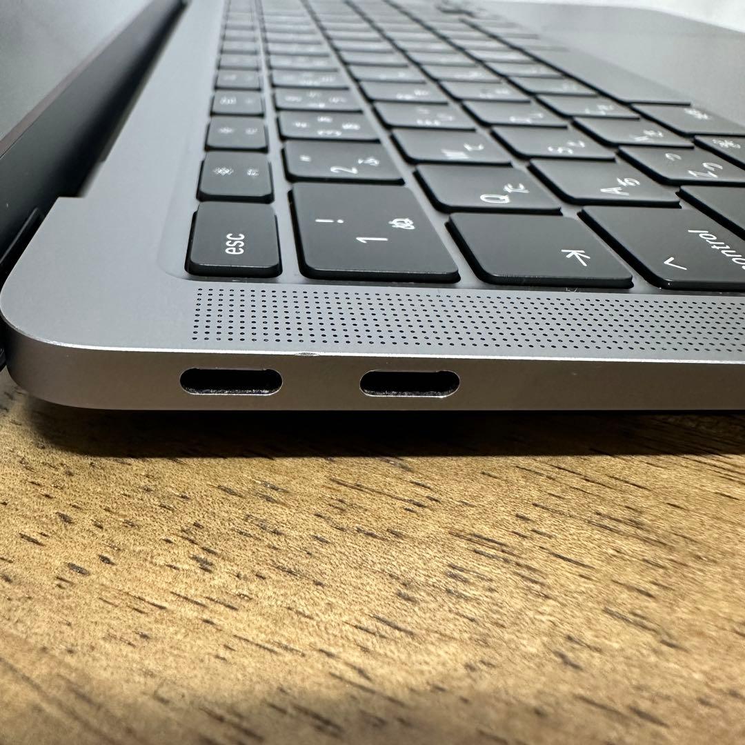 美品:MacBookAir M1 16GB 1TB 充放電105回 BAT93％