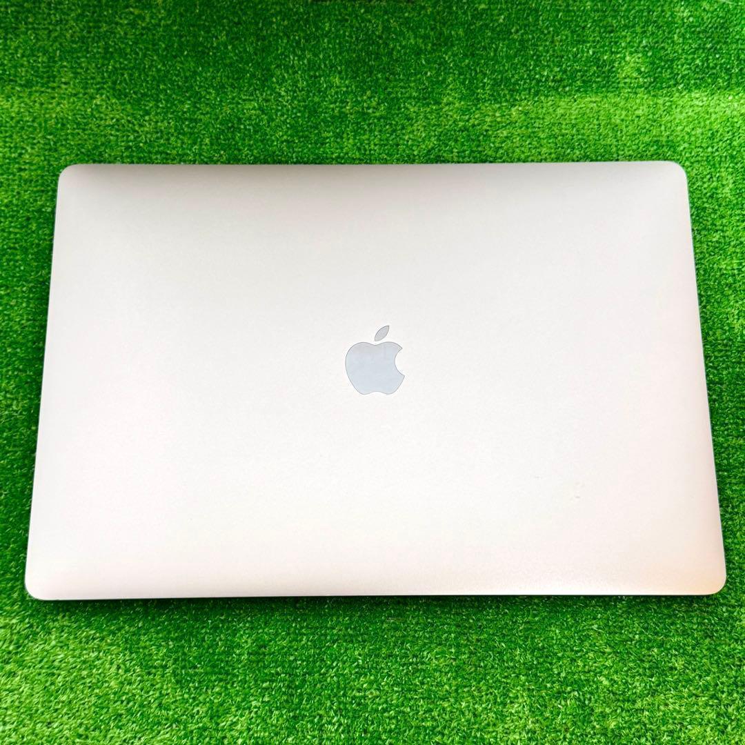 【極美品】MacBook Pro i7 32GB SSD256GB ノートPC