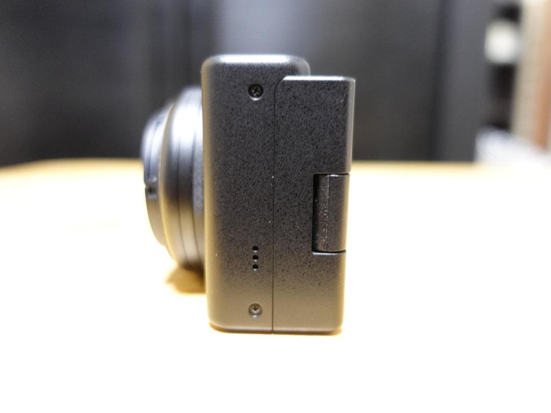 ほぼ新品　ZV-1F　備品付き！