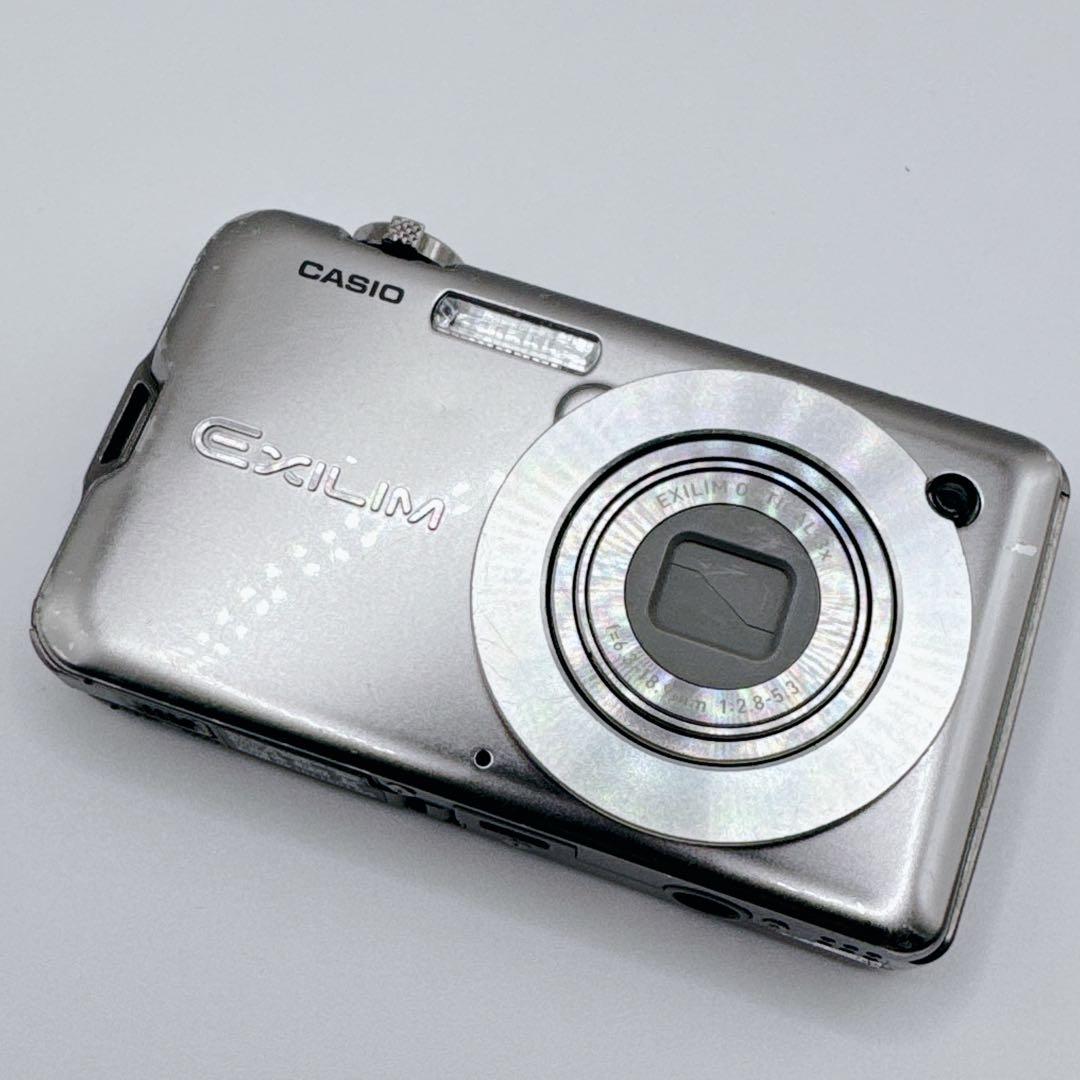 【即購入可】CASIO EXILIM CARD EX-S10 デジカメ シルバー