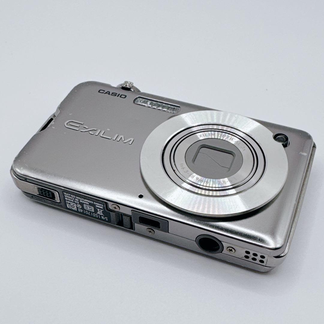 【即購入可】CASIO EXILIM CARD EX-S10 デジカメ シルバー