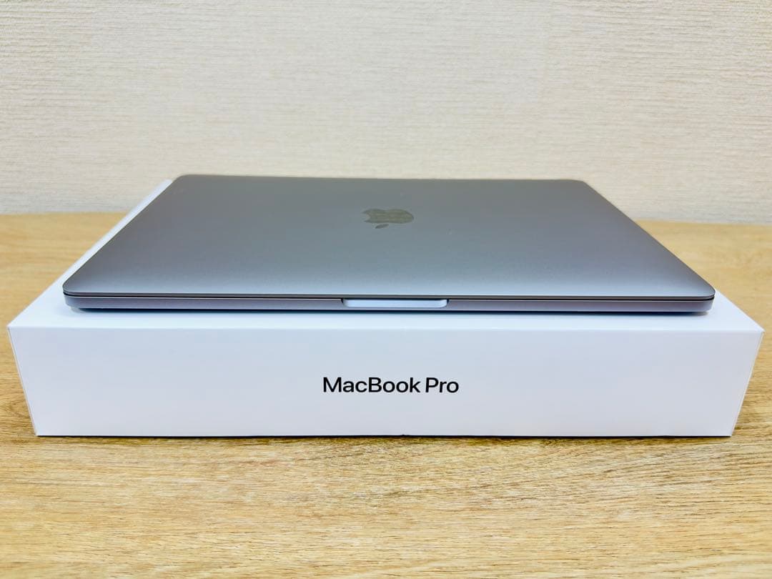 美品MacBook Pro【MacOS2022年／新品バッテリー／Office付