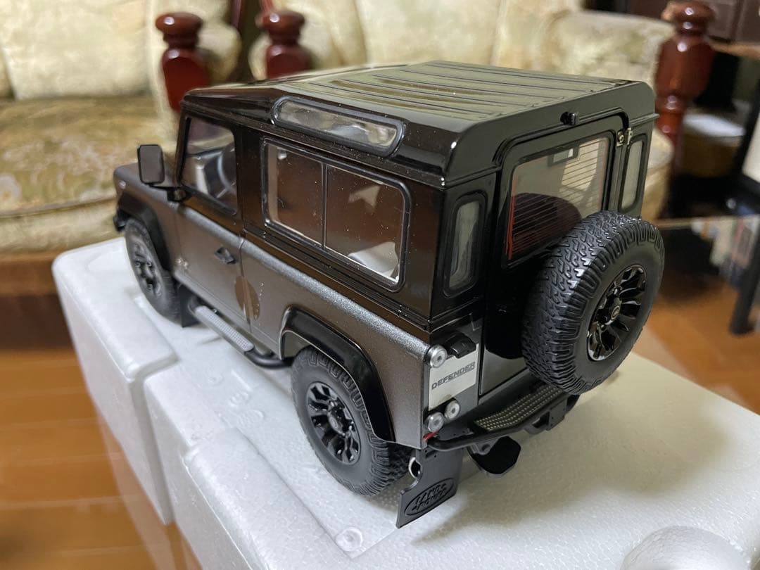 価格変更1/18 京商ランドローバー ディフェンダー90 オートバイオグラフィー