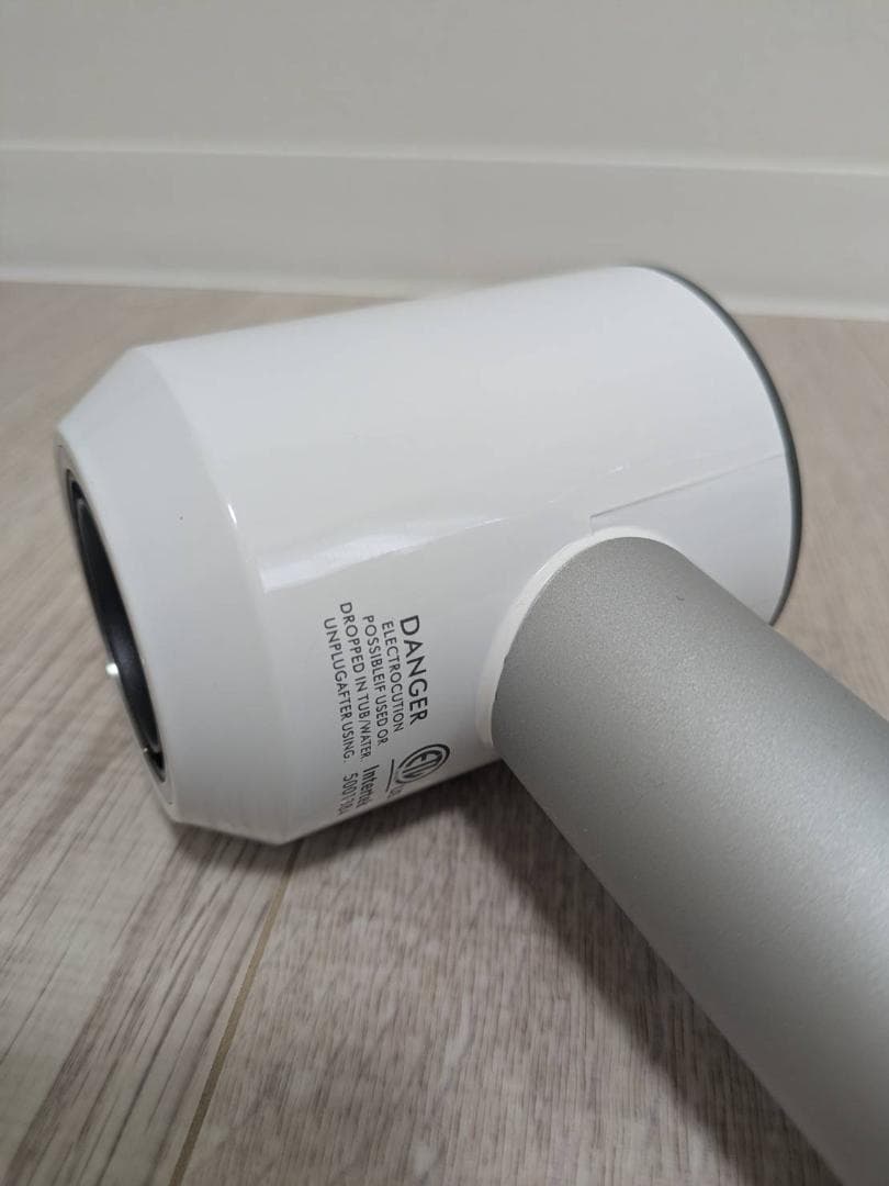 ダイソンドライヤー Dyson HD01