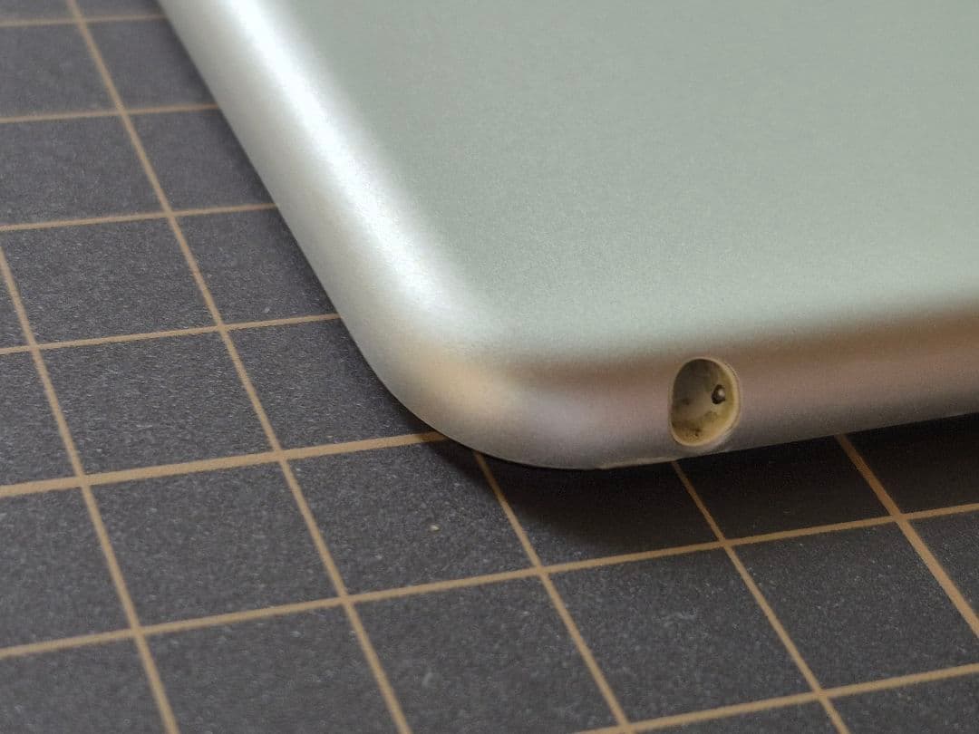 iPad mini (第4世代) Wi-Fiモデル 16GB シルバー