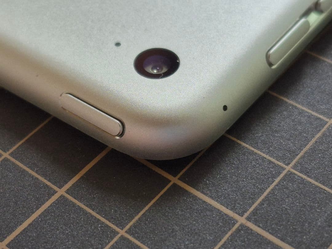 iPad mini (第4世代) Wi-Fiモデル 16GB シルバー