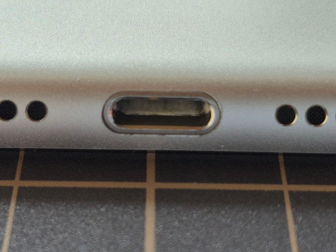 iPad mini (第4世代) Wi-Fiモデル 16GB シルバー