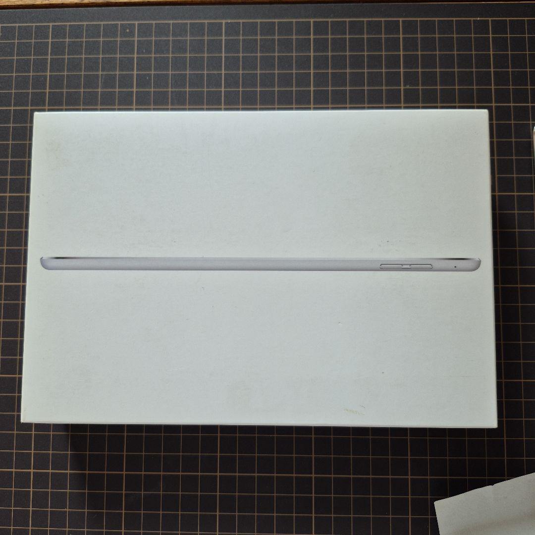 iPad mini (第4世代) Wi-Fiモデル 16GB シルバー