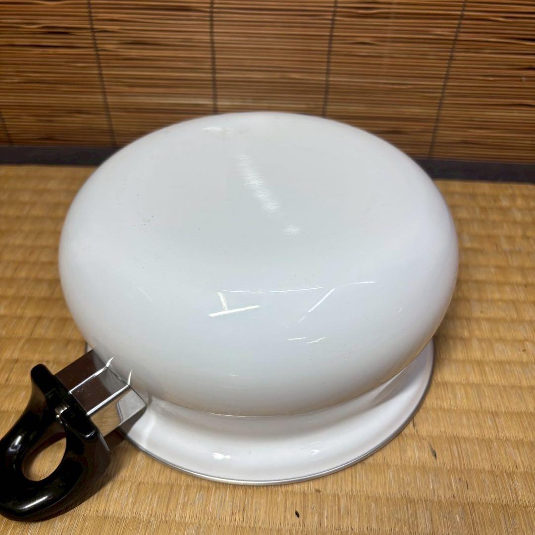 C- 1524▲赤と白　可愛いホーロー鍋　未使用　美品